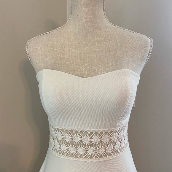 EUC Lulu’s Off White Worth the Waist Knit Mini - Picture 4 of 9